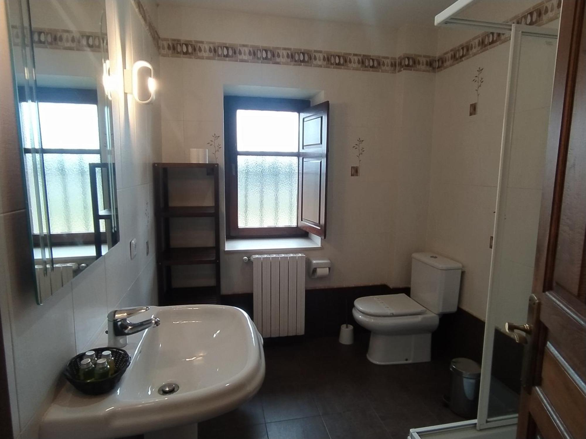Casa De Aldea La Piniella Guest House Villahormes ภายนอก รูปภาพ